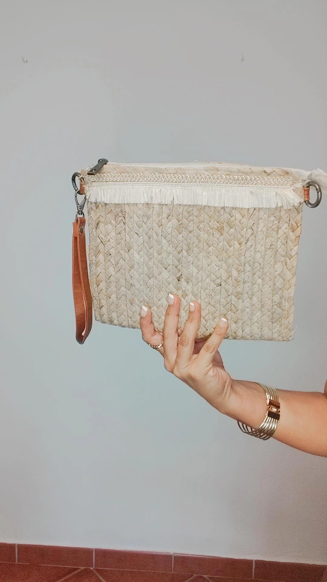 Bolso o cartera mano rafia