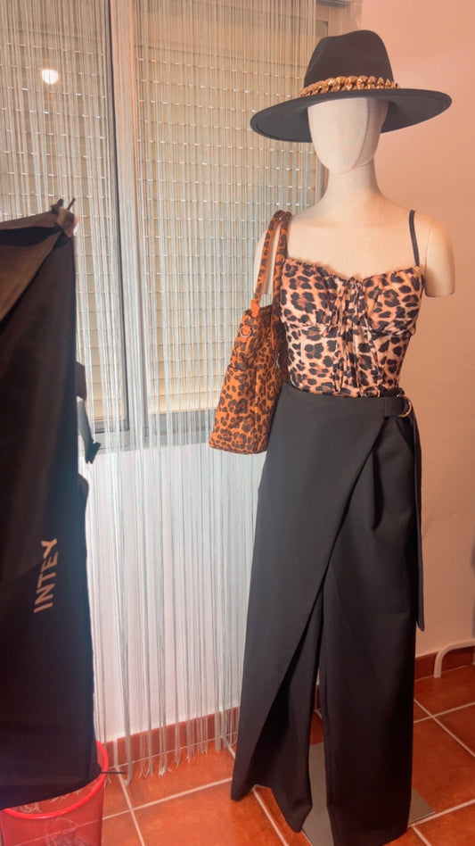 Pantalón aplique negro