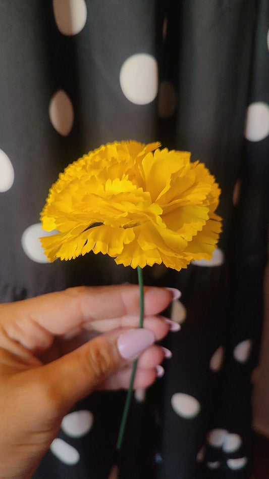 Complementos clavel flamenca amarillo