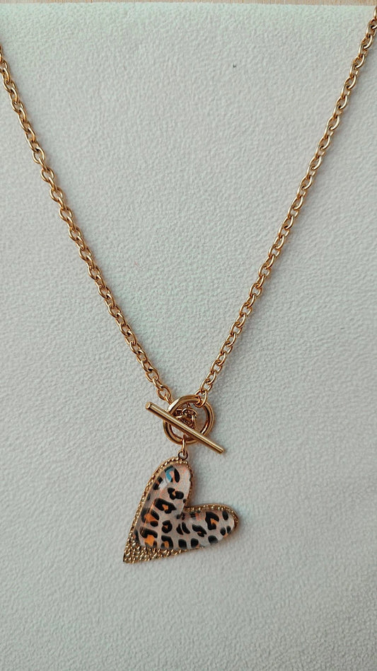 Collar corazón leo