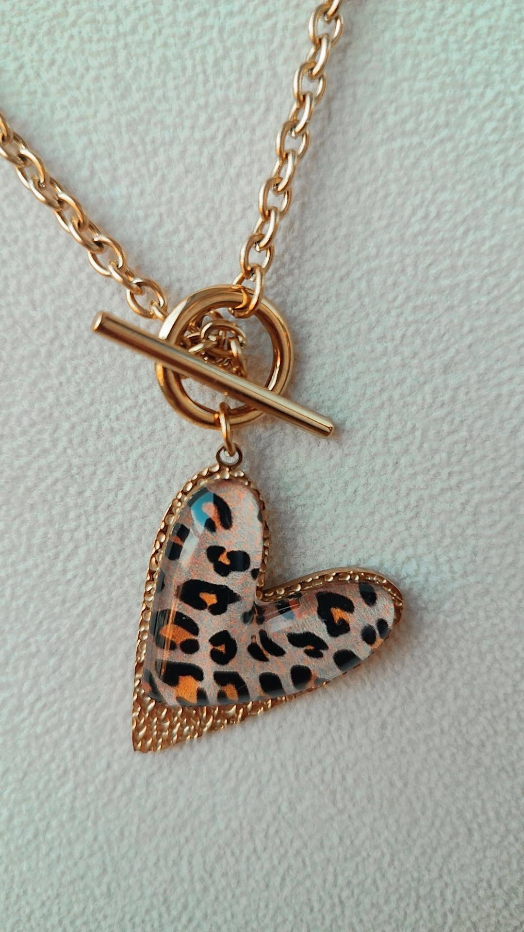 Collar corazón leo