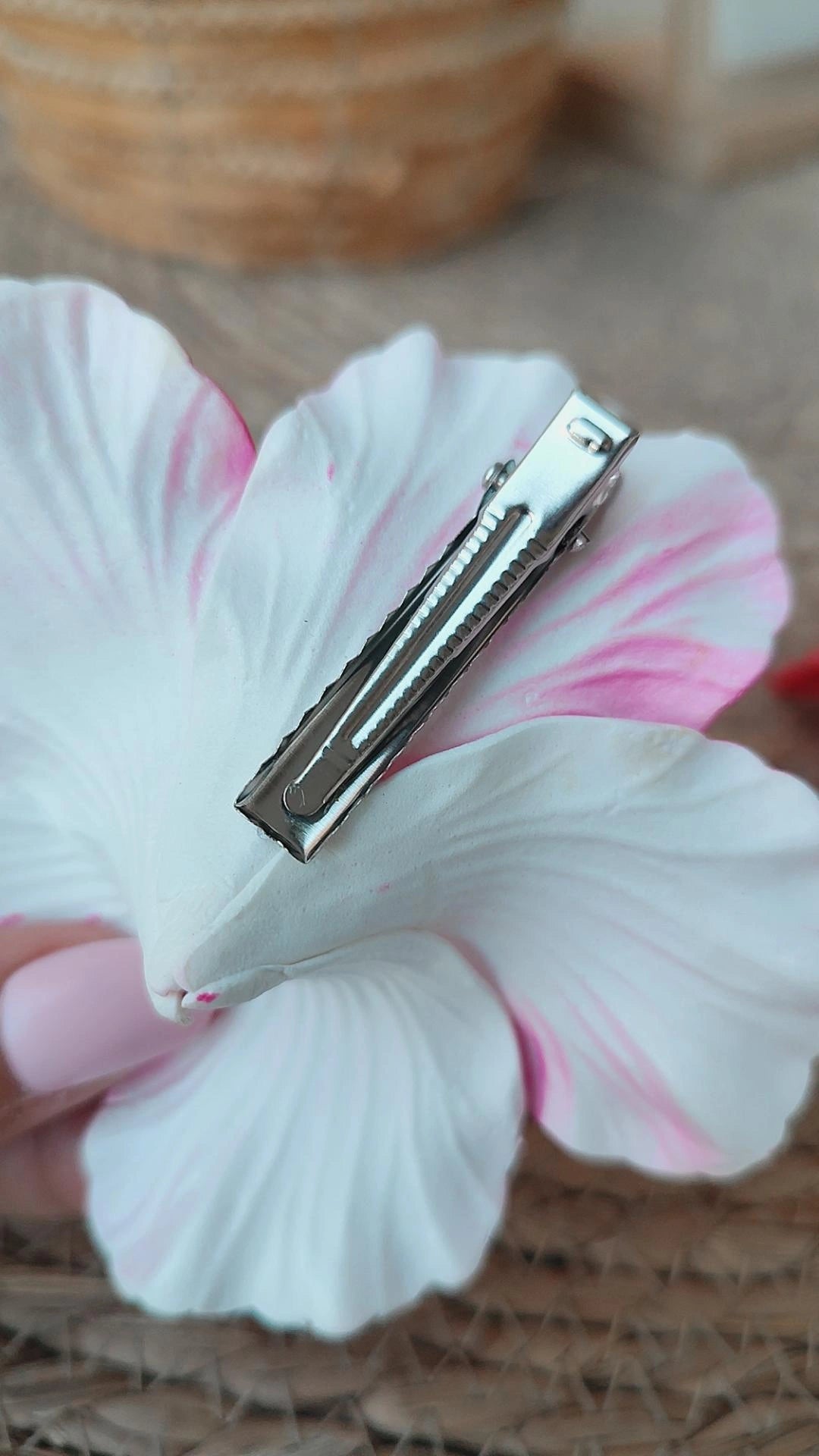 Pinza flor buganvilla