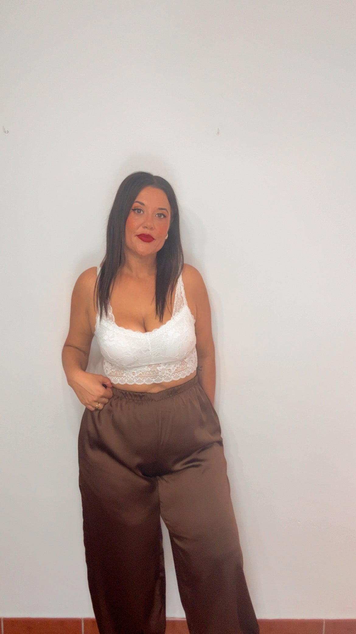 Pantalón satinado marrón