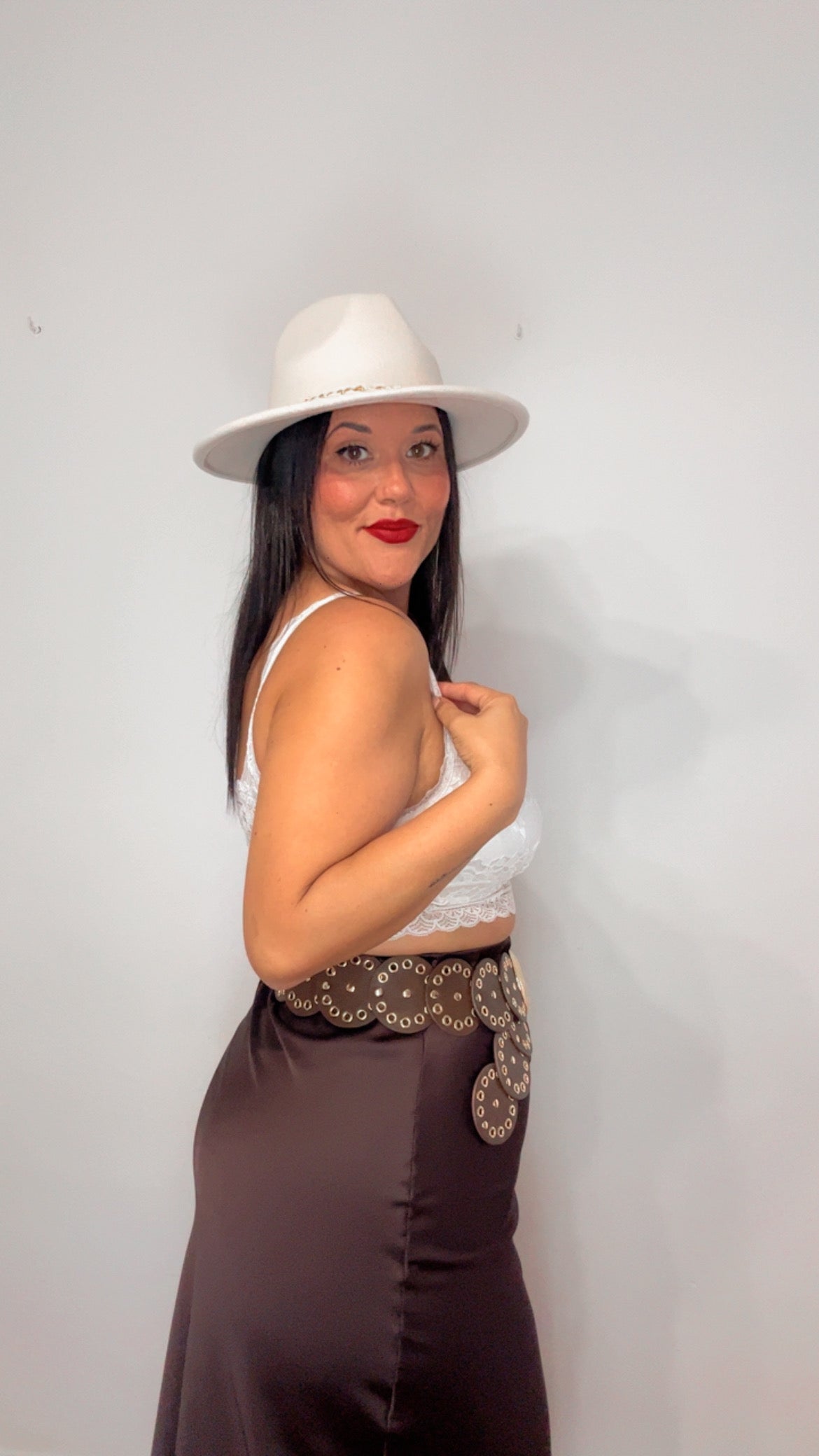 Falda satén chocolate