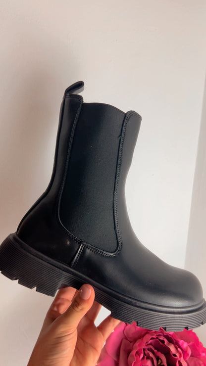 Calzado botas básicas