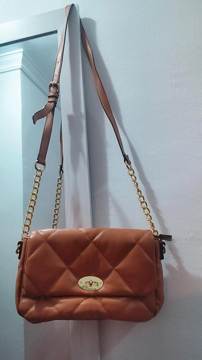 Bolso acolchado camel